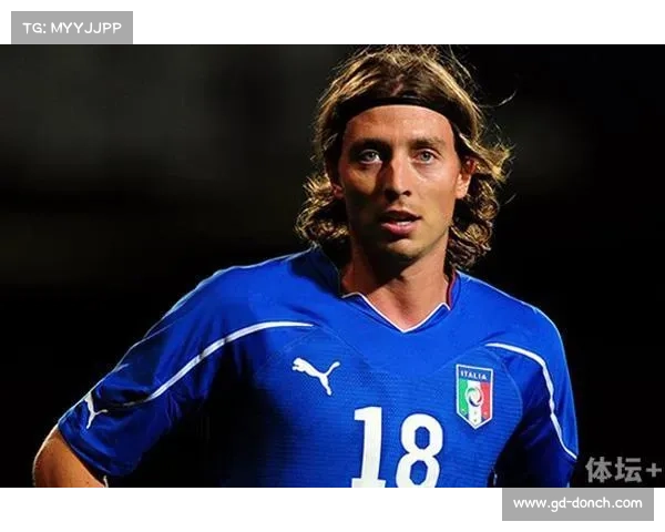 探索莫塔在中场的多重角色与战术运用分析