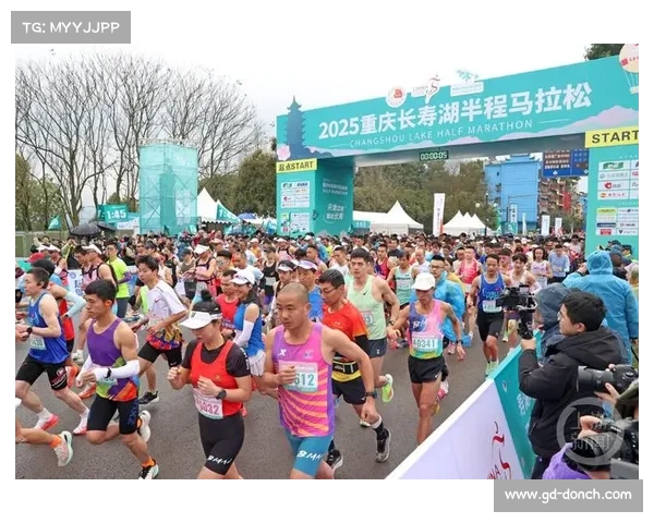 如何参与中国马拉松赛事体验其中的挑战与乐趣提升身体素质和精神面貌