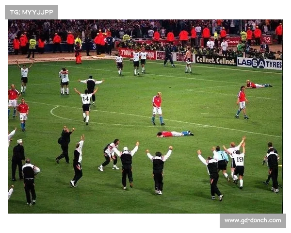 德国1996年欧洲杯决赛凭金球战胜捷克 成就足球历史经典时刻 德国1996年欧洲杯决赛凭金球战胜捷克 成就足球历史经典时刻