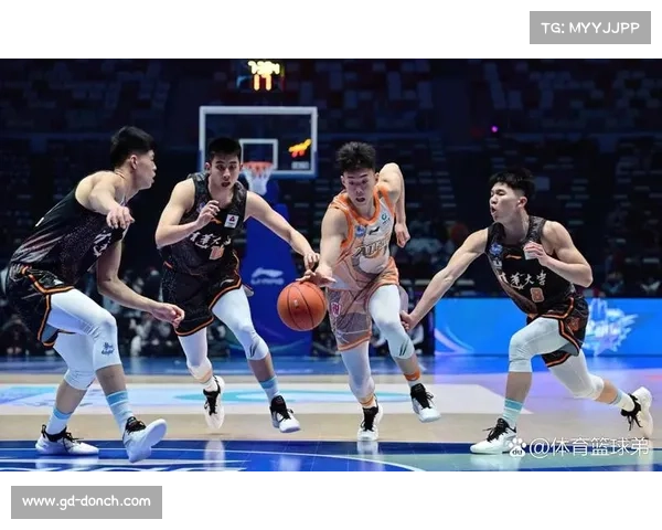 战术创新与团队协作相结合:提升CBA球队整体竞争力的全新路径 战术创新与团队协作相结合:提升CBA球队整体竞争力的全新路径